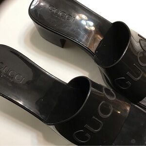 Gucci slides size 40